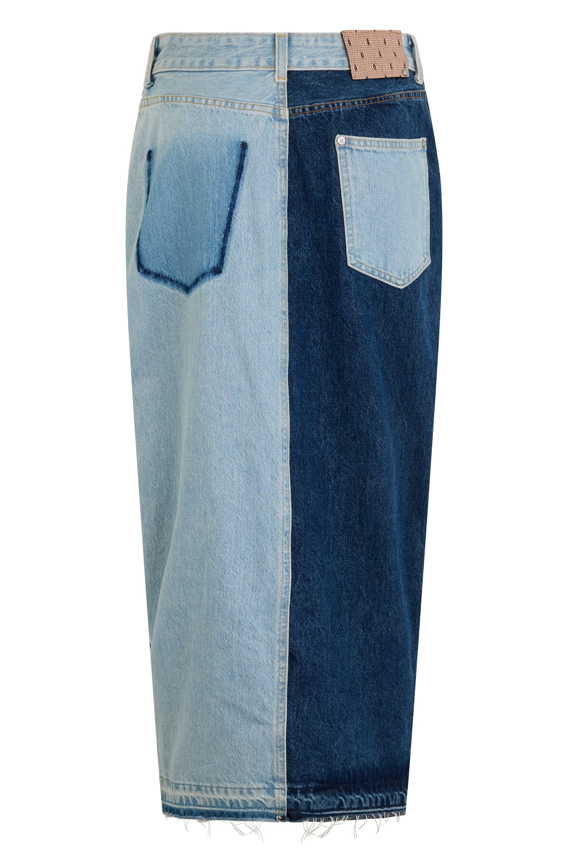 Fitted denim skirt, elegant and versatile