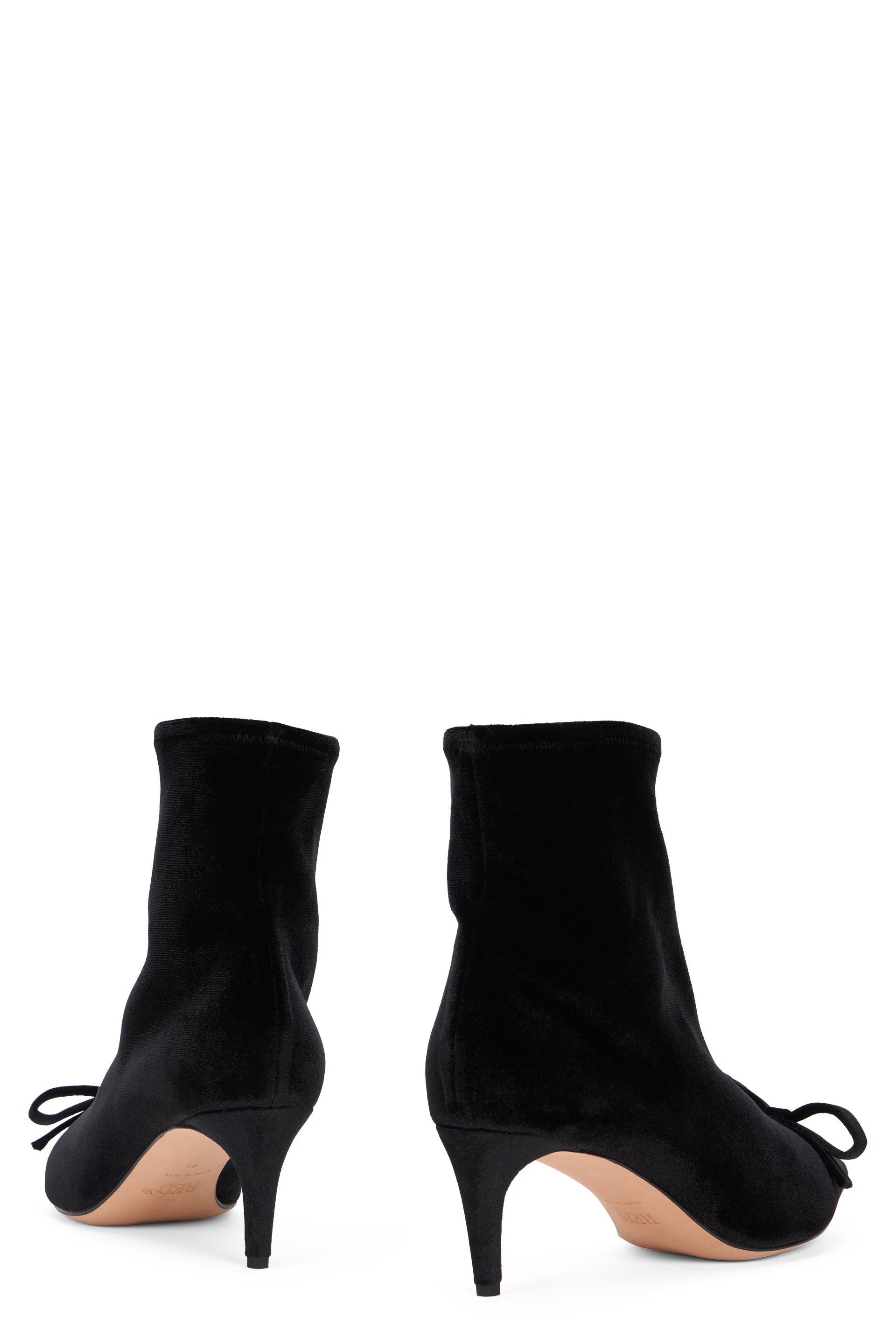 Elegant black ankle boots with stiletto heel.