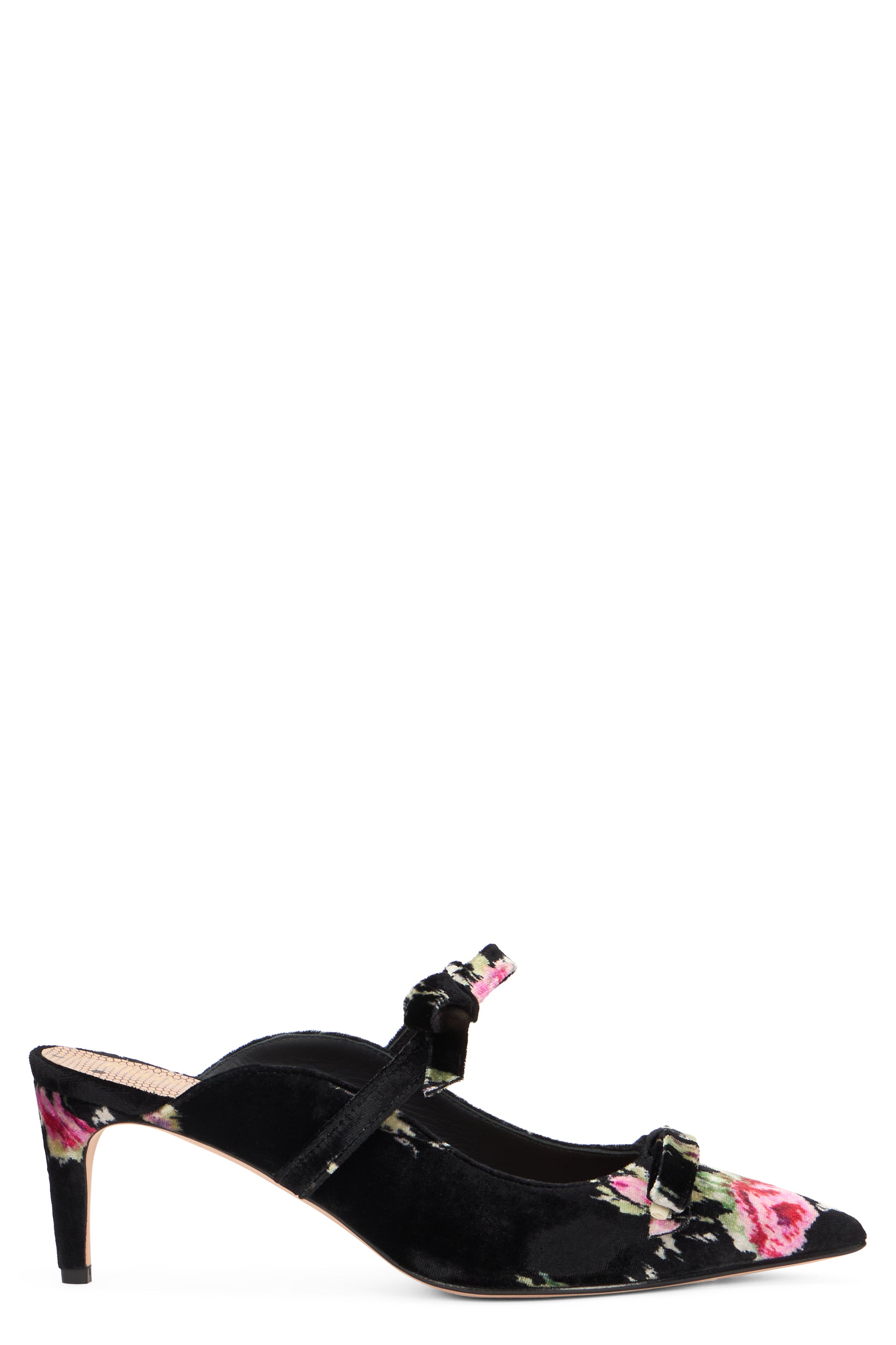 Elegant black shoes with mid heel and floral pattern.