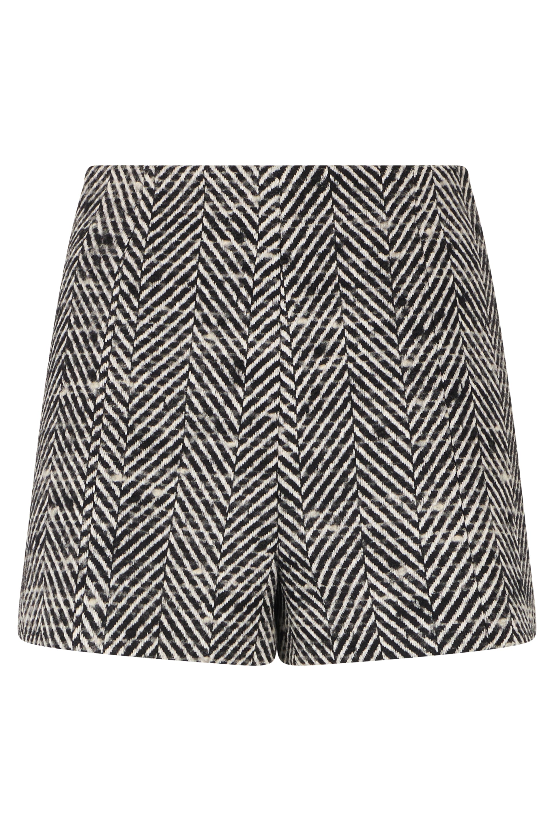 Short trousers with a black and white pattern and a versatile and modern design.