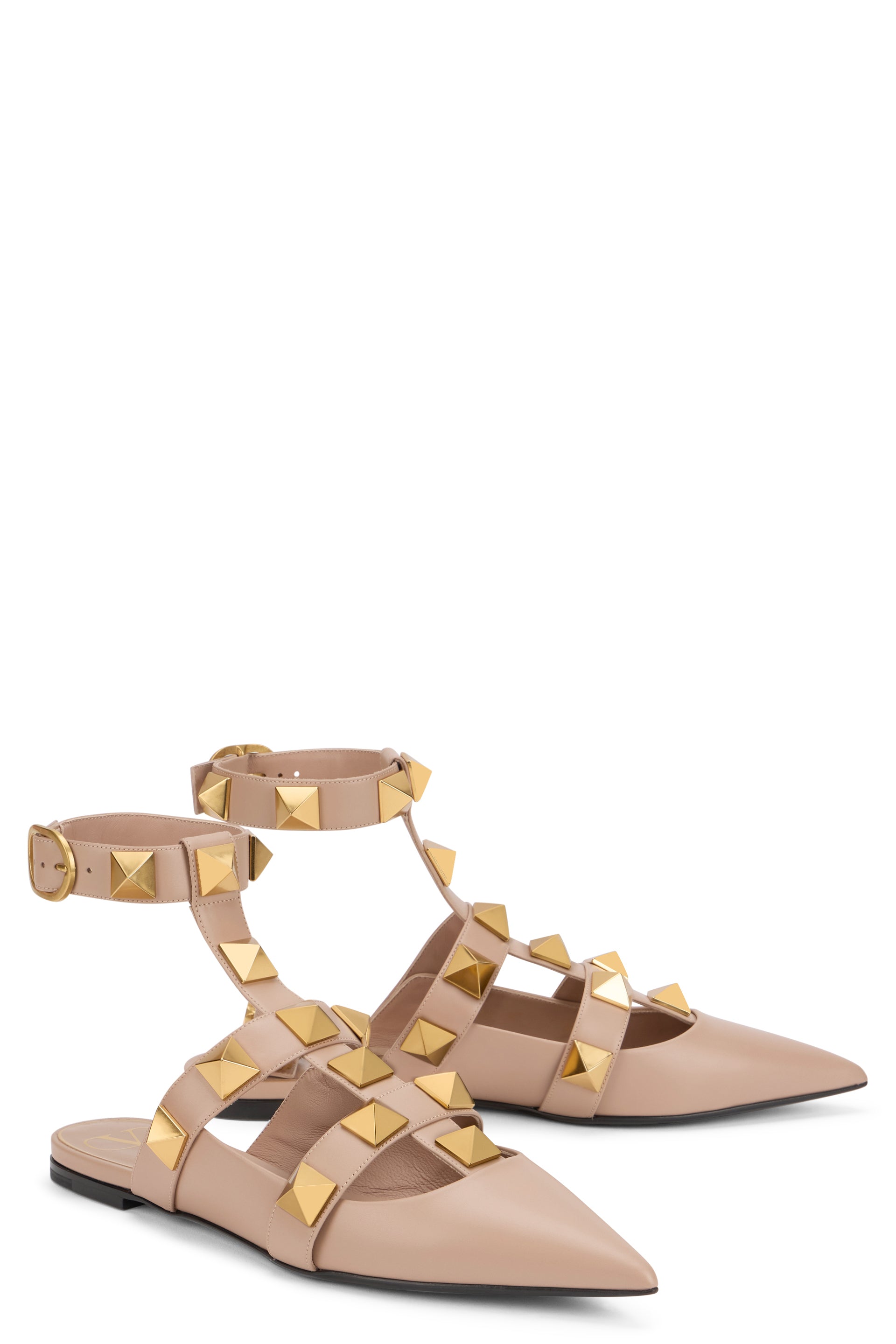 Elegant shoe with ankle strap.