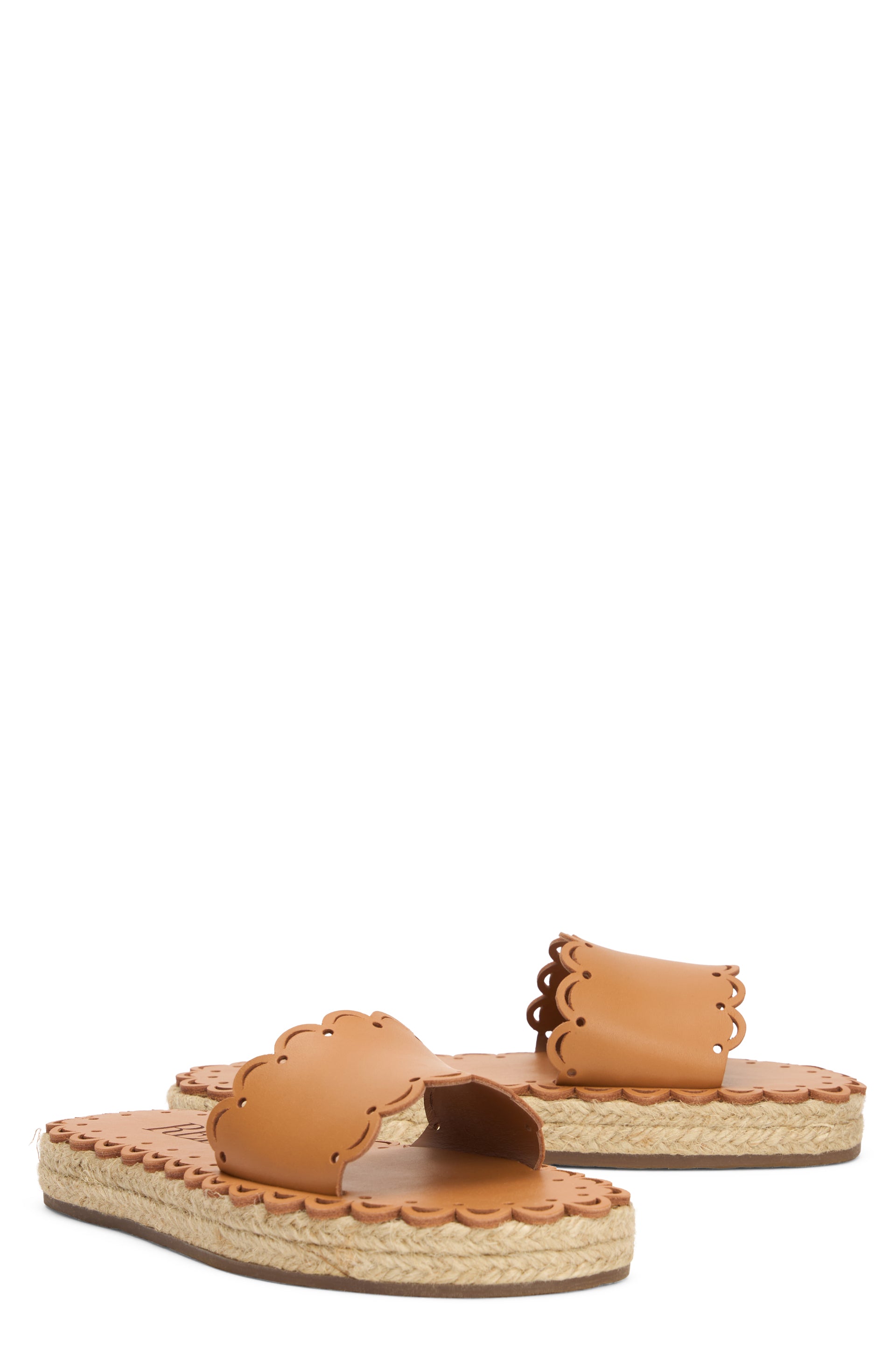 Camel colored elegant sandal with platform sole.