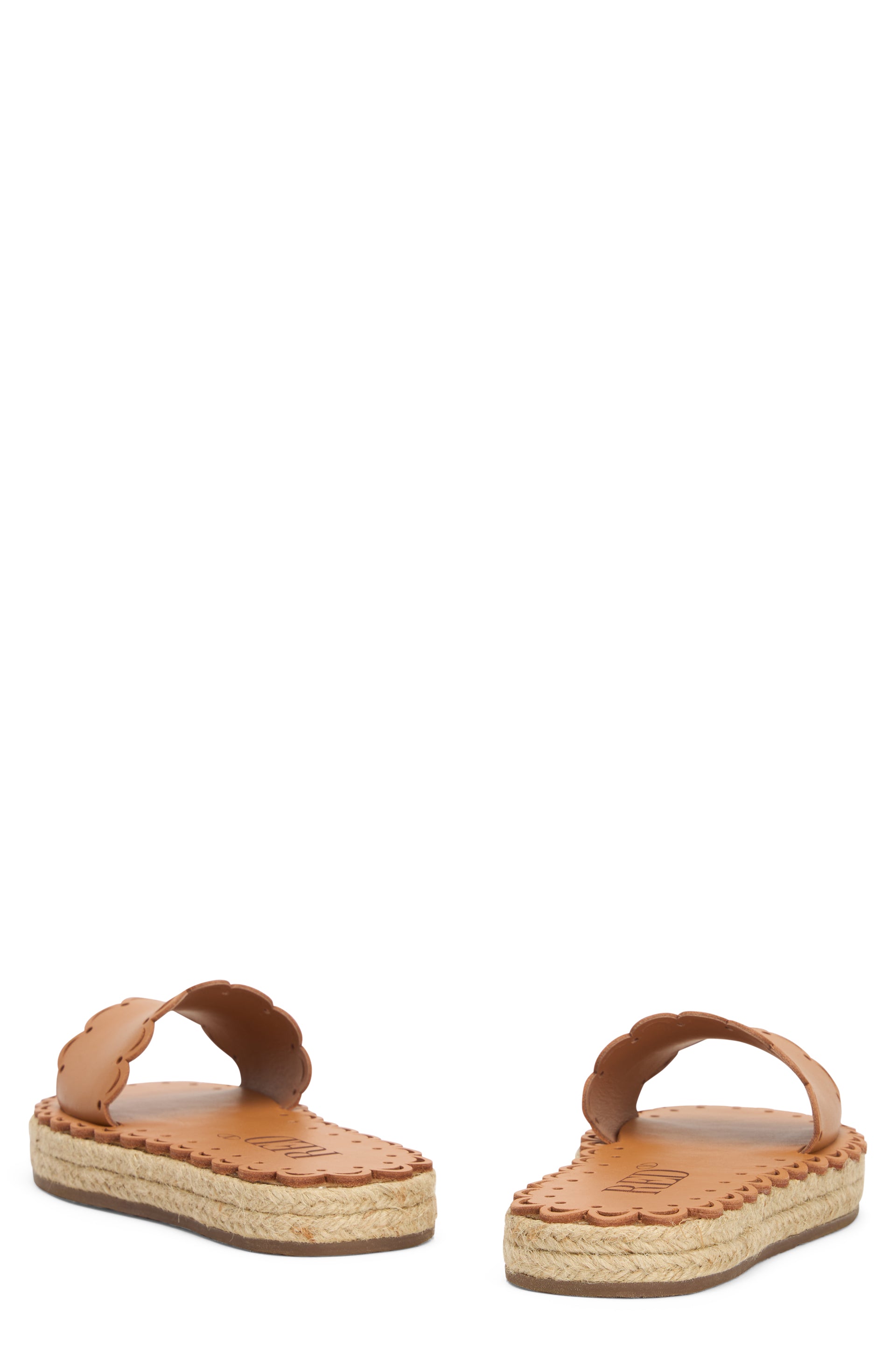 Camel colored elegant sandal with platform sole.