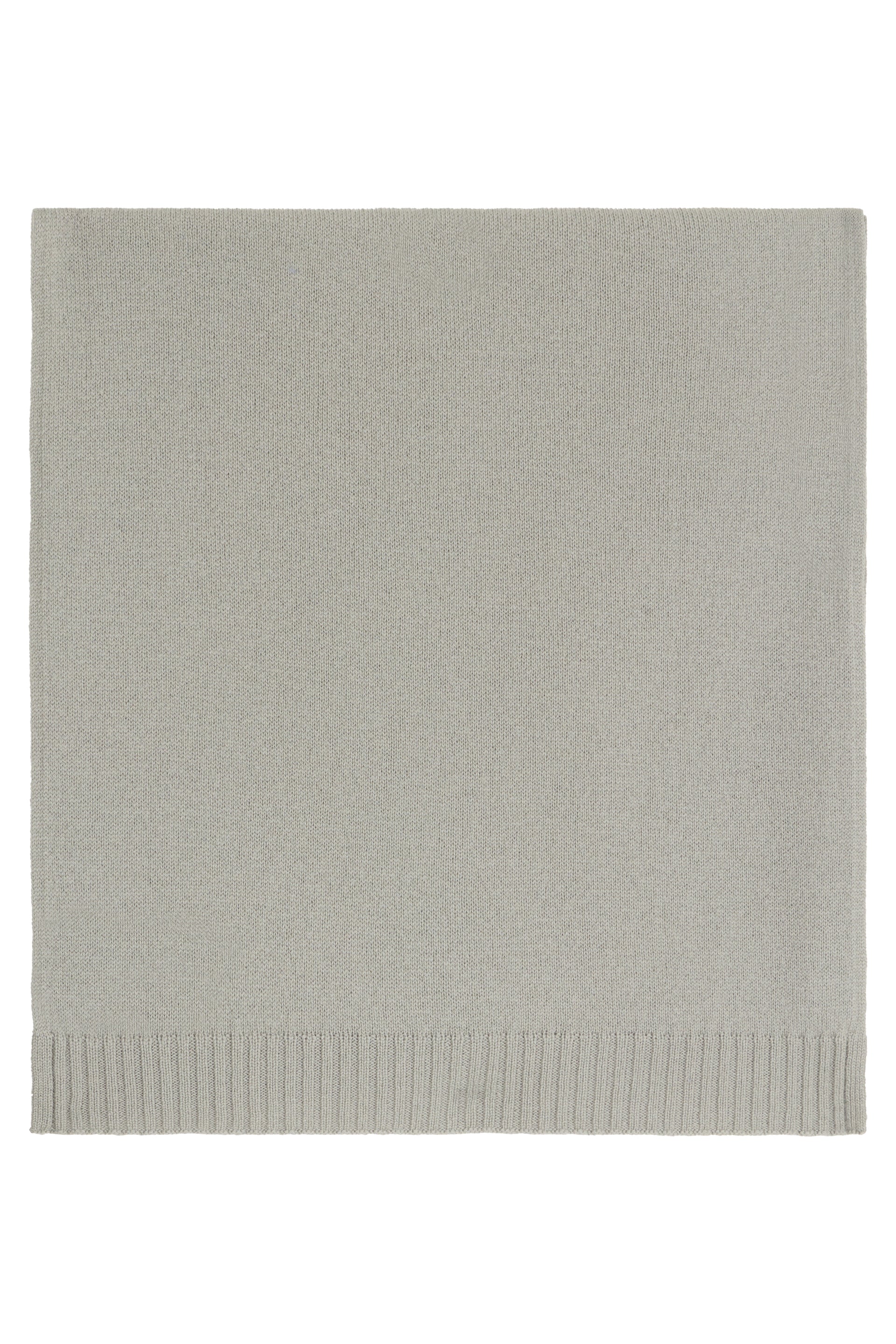 Elegant gray scarf for the winter season