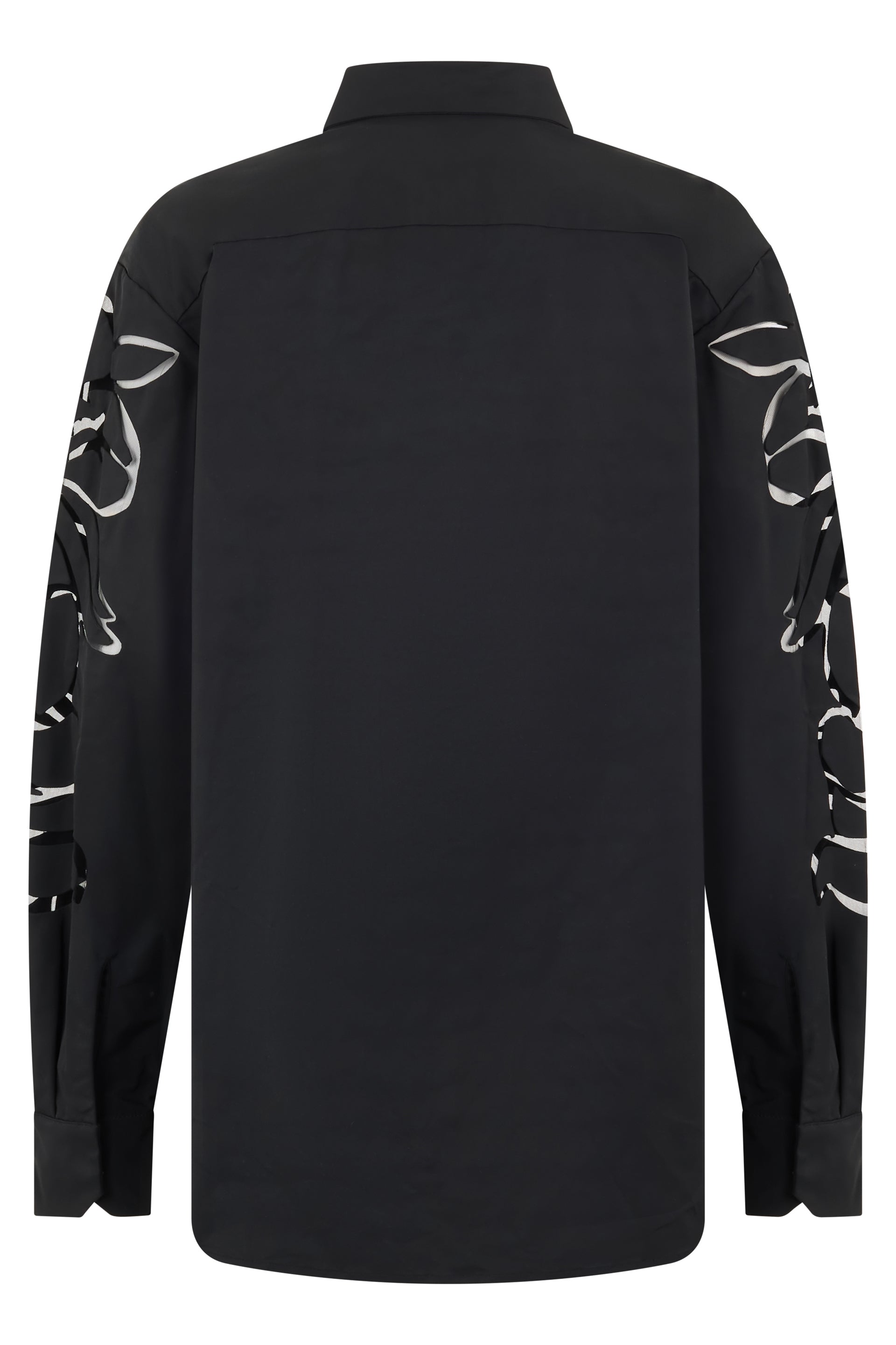 Elegant black shirt with long sleeves.