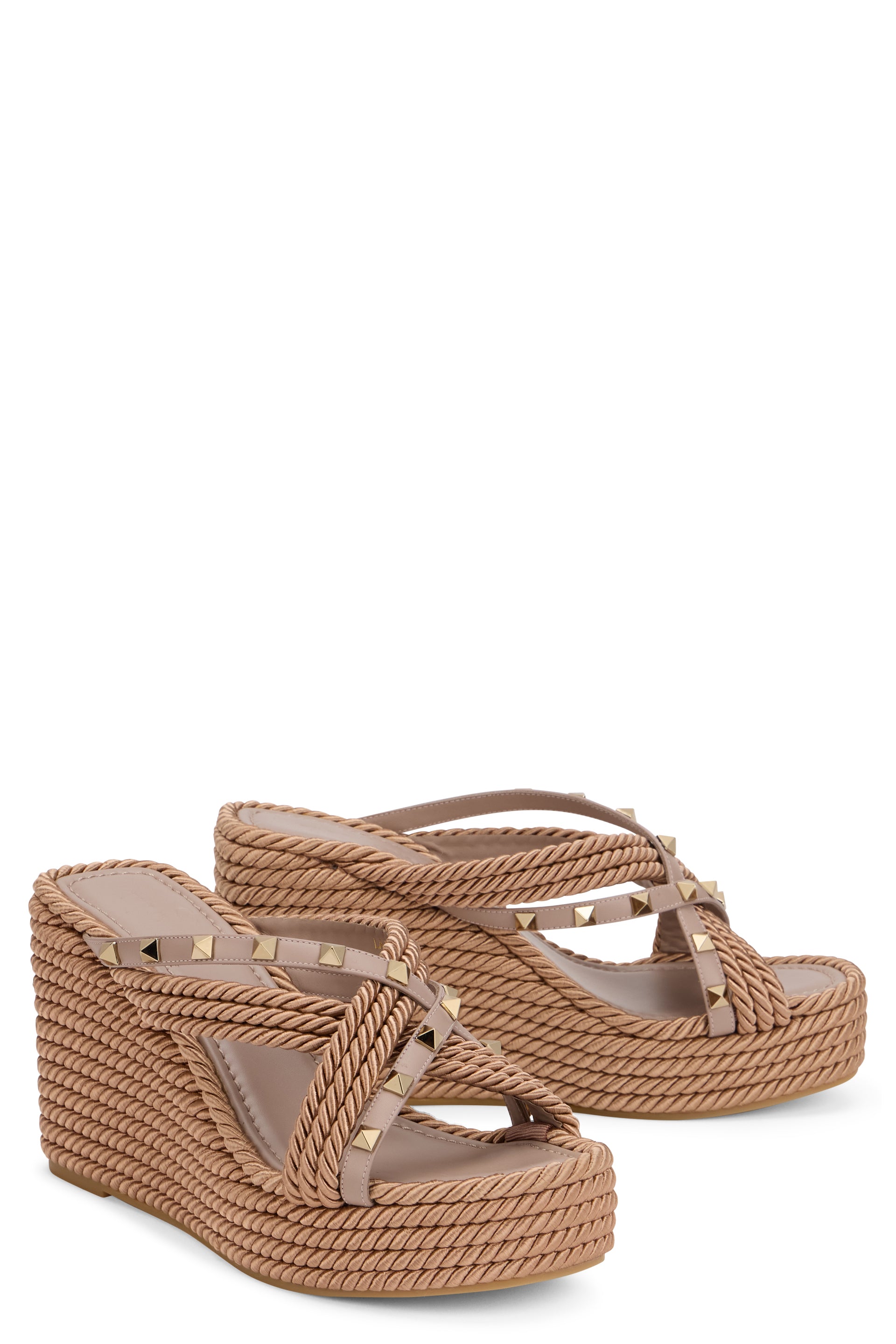 Summer sandal with light brown wedge