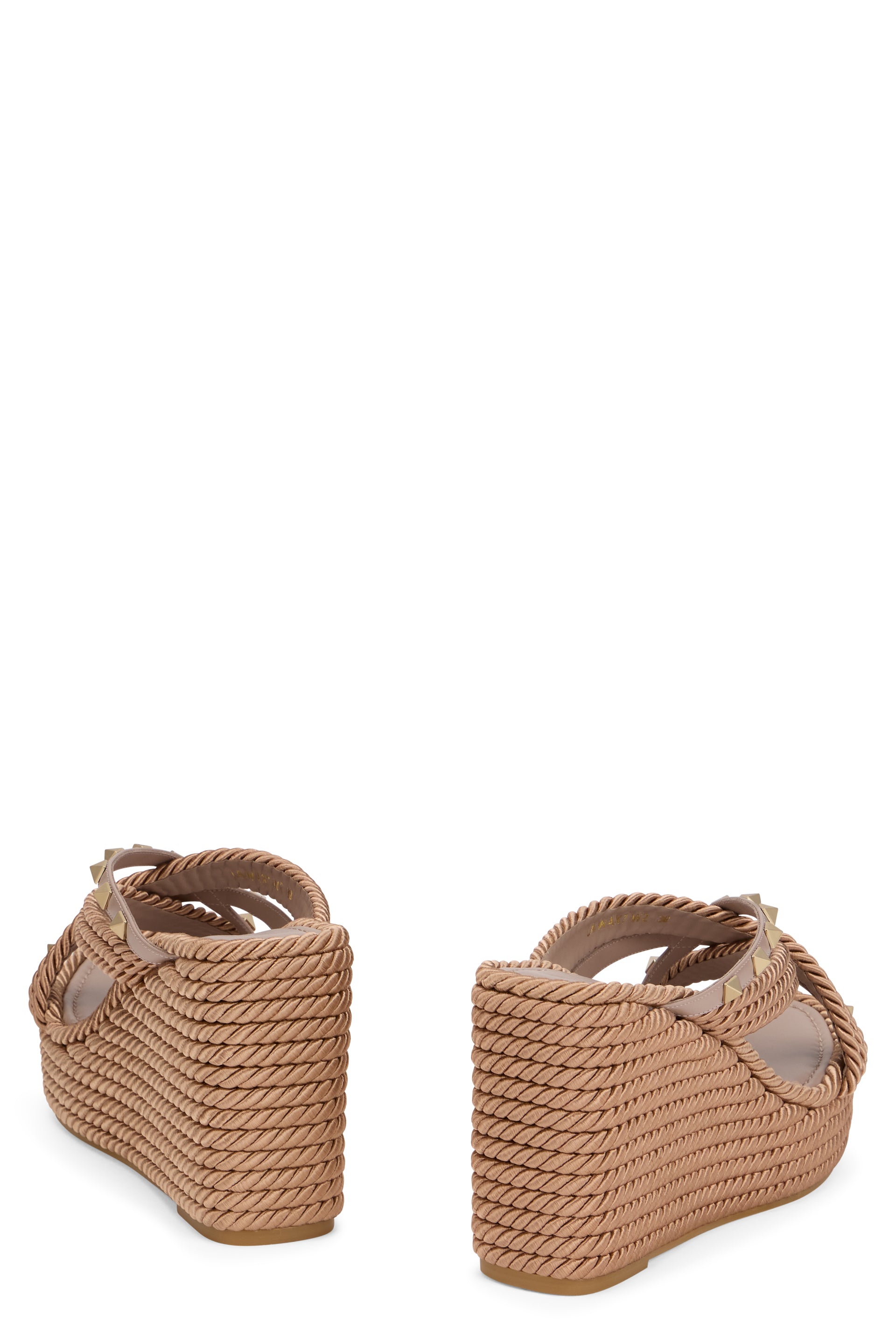 Summer sandal with light brown wedge